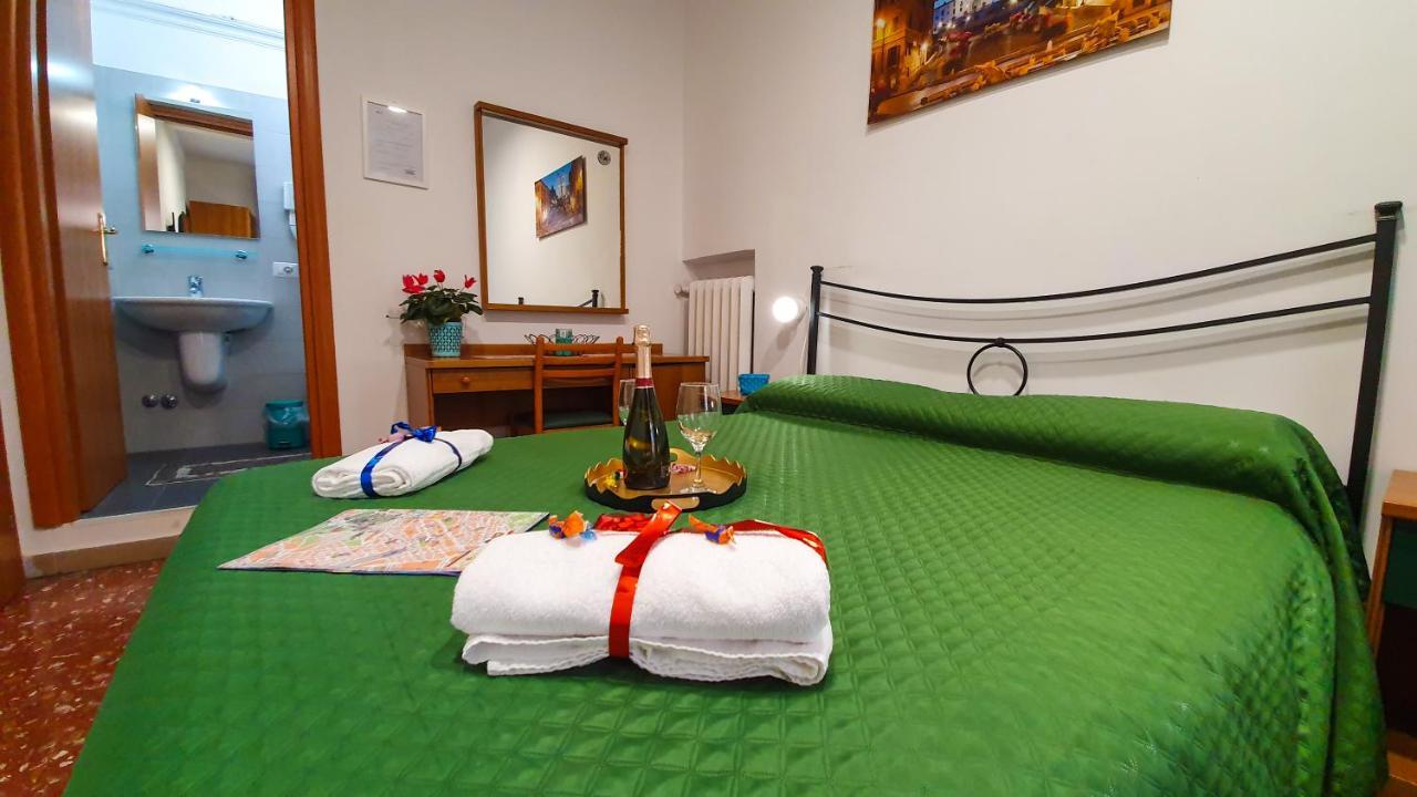 Pensión A Casa Simpatia - A Richiesta Parcheggio Gratuito !