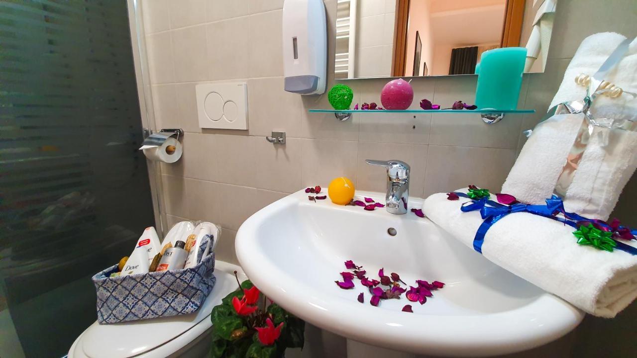 A Casa Simpatia - A Richiesta Parcheggio Gratuito ! 2* Roma