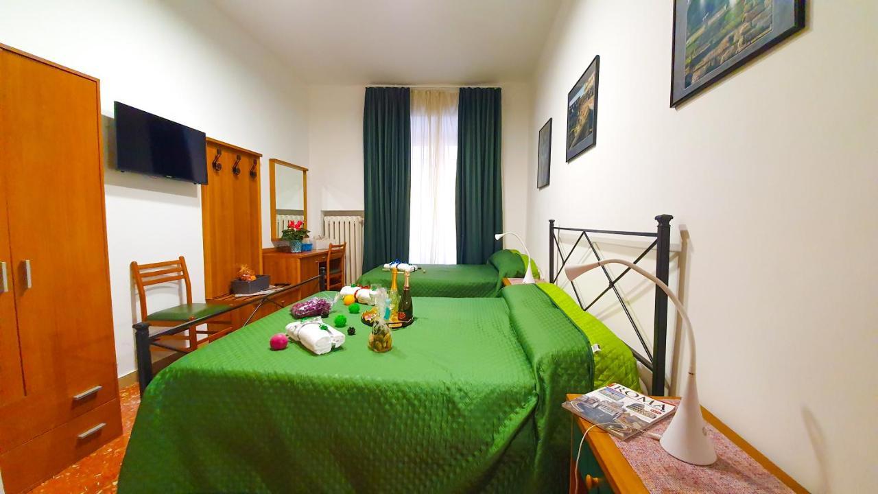 Pensión A Casa Simpatia - A Richiesta Parcheggio Gratuito !